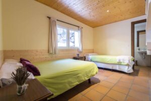 Habitación familiar cama de matrimonio + litera