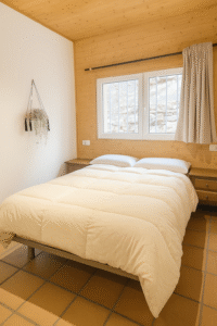 Habitación doble Hostal Yeti, tu alojamiento con desayuno en Sierra Nevada