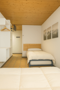 Habitación familiar Hostal Yeti, tu alojamiento con desayuno en Sierra Nevada