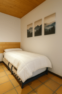 Habitación familiar Hostal Yeti, tu alojamiento con desayuno en Sierra Nevada